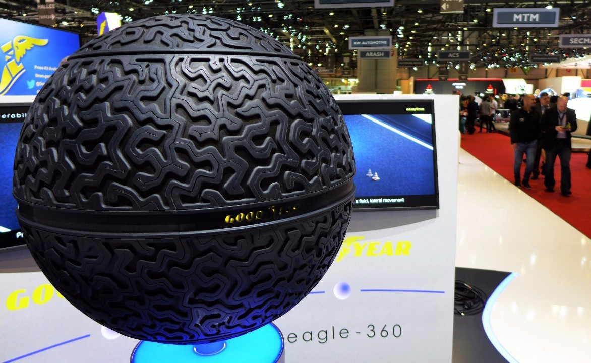 球形轮胎横空出世!变道超车能平移,女司机不再