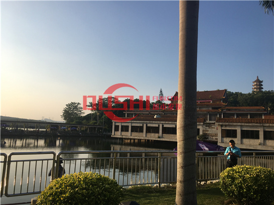 西丽湖度假村：千米画廊环湖而行