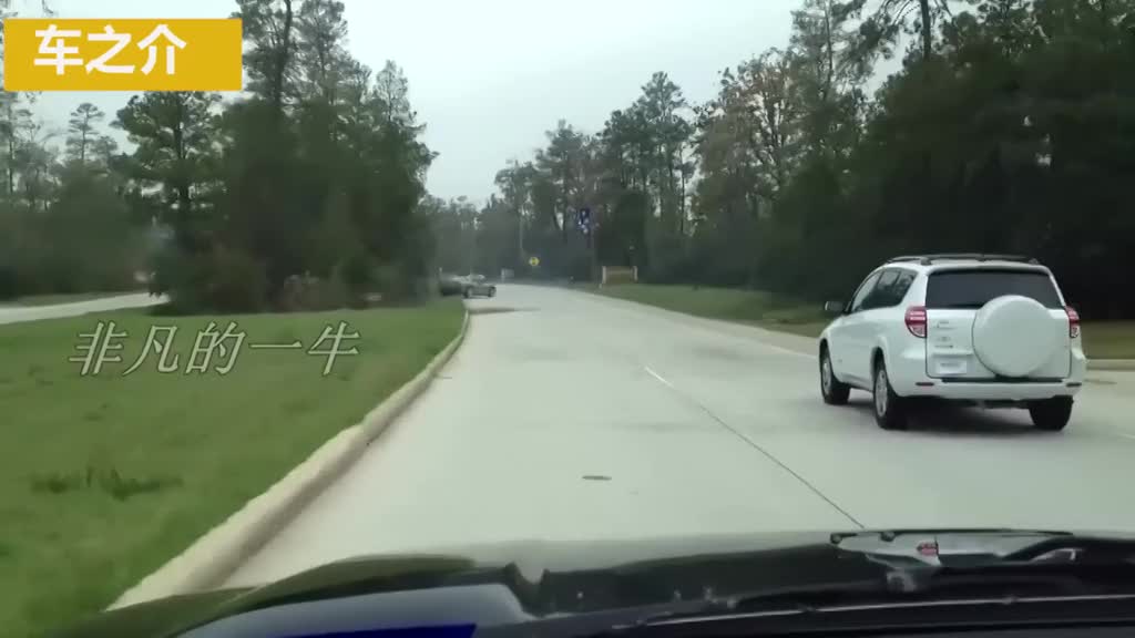 2台超级跑车路口较劲，3秒后变成悲剧！