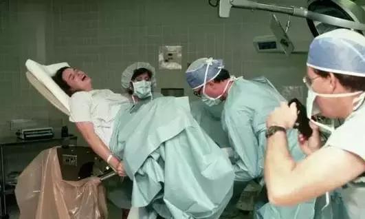 女人生孩子遭遇的尴尬和痛苦,妈妈真的好伟大