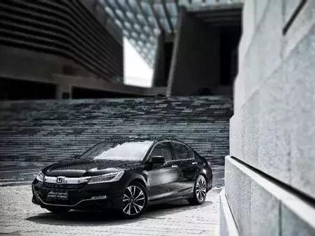 这是内燃机最坏的时代？混动雅阁一箱油跑2110km实力打脸