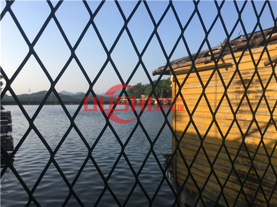 西丽湖度假村：千米画廊环湖而行