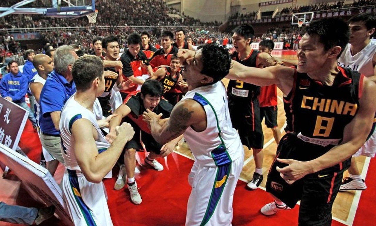 周琦、李楠、朱芳雨、易建联都是男篮打架的狠角色!