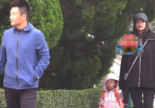 神秘瞿颖！与张亚东12年不结婚，一公开吓人一跳