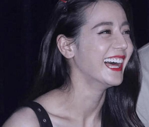 十大女明星大笑时形象尽毁，网友调侃:吴莫愁才是真女神啊!