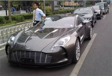 北京街头偶遇一辆“蒙迪欧”，仔细一看，连10辆豪车都抵不过！