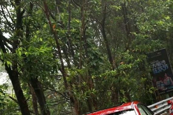 “颜智兼备”新选择，试驾全新绅宝D50