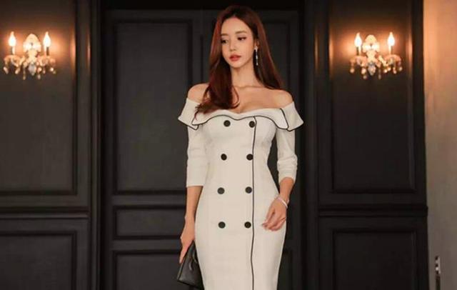 白色镂空欧根纱长裙,穿着甜美,剪裁惊细