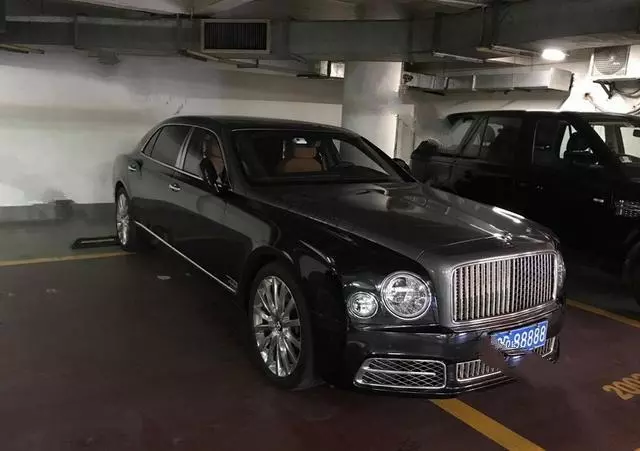 惊!粤B88888宾利车牌正在转让,转让费或破中