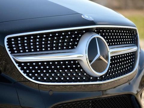 E级的亲儿子却是S级底盘，入门的豪华轿跑界，它依旧无敌