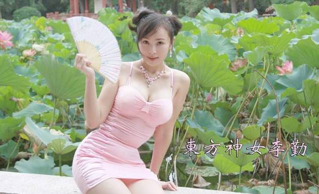除了给亲生女儿画的裸体，李壮平还画过这些作品