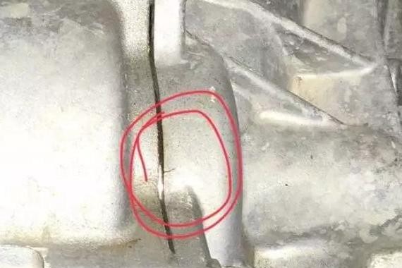 本田十代思域又出事，方向机出现裂纹，快检查你的车有没中奖