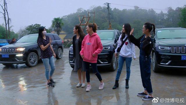 吴尊老婆全程戴口罩录节目, 霍思燕看她的表情亮了