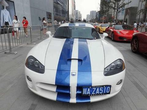 这台豪车租一天就要一辆五菱宏光的钱 法拉利都靠边站