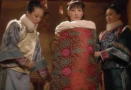 清朝妃子,为何不能在龙床上过夜?知道原因后,