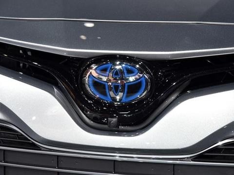 本田10AT又奈我何？换代凯美瑞卖这么便宜，连迈腾都慌了