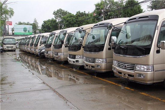 丰田考斯特17座精华版考斯特17座内部改装结