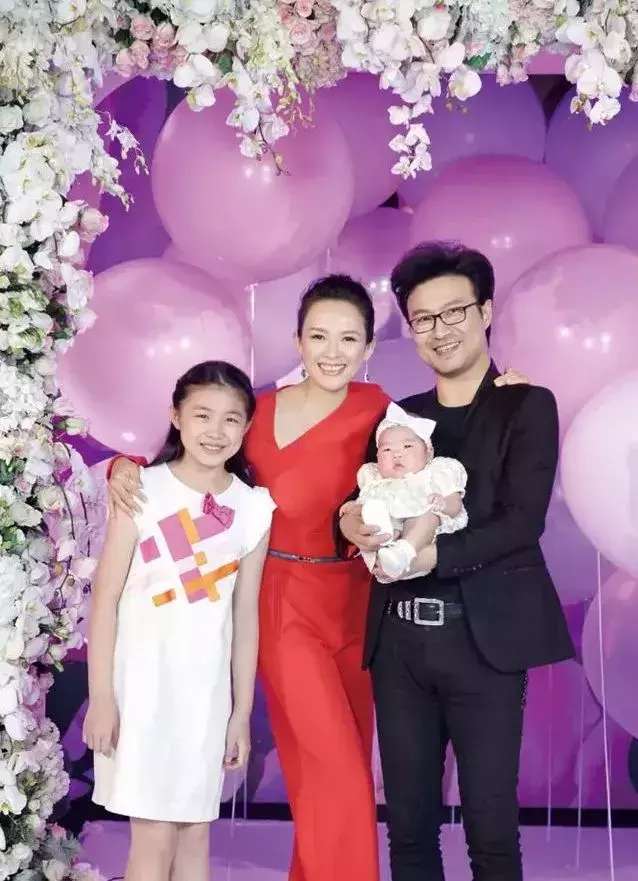 章子怡发飙辱骂郑爽,扔鞋子评委席怒吼,她有资