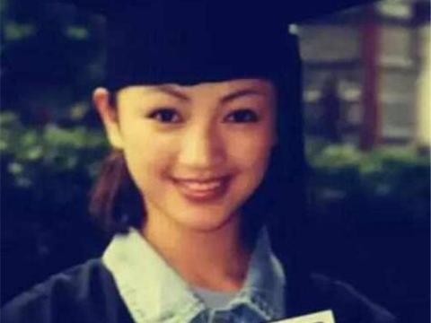剧中陆毅陈坤都爱她，今44岁嫁丑男开上豪车，还掌管半个娱乐圈！