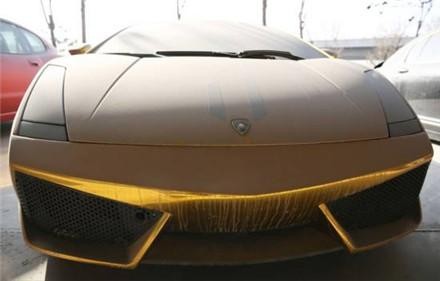 一批百万的豪车放在车库，几个月后全部蒙灰，难道就没人来管？