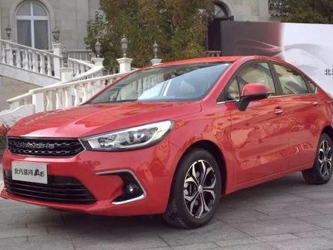 6万紧凑级轿车，全景影像+全液晶仪表盘，比帝豪大一圈，下月上市