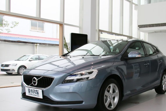 2018款沃尔沃V40上市 22.99-27.99万元