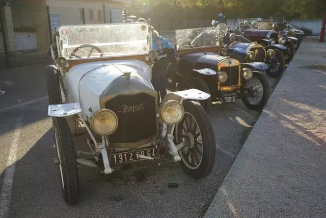 - 1906 ARIES Type O Coupé Chauffeur