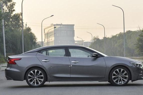 曾号称最美B级车，如今直降3万无人买，思铂睿：比我还惨！