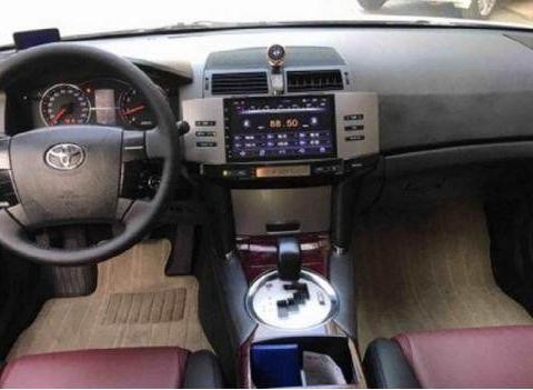 6万买辆锐志汽车，上下班显得有风格，和老板豪车停在一起很尴尬