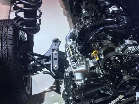 洗车店用高压水枪冲洗发动机舱后出问题，到底是谁的责任