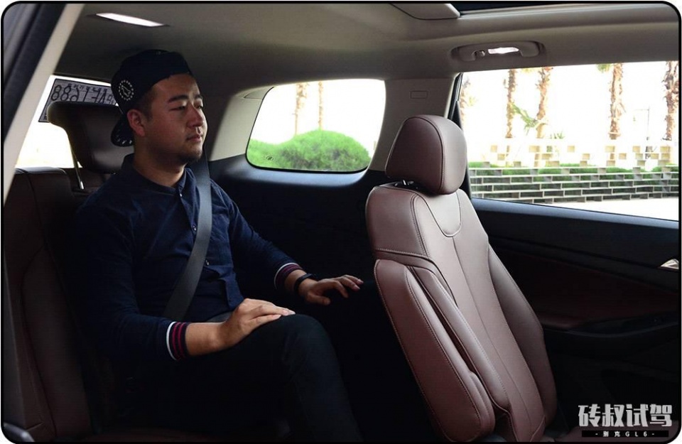 6座、大空间,15万最适合家用的合资车就是TA!