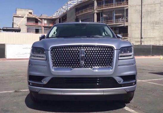 全国首批林肯领航员到港，霸气威武售价不到百万，还买啥路虎揽胜