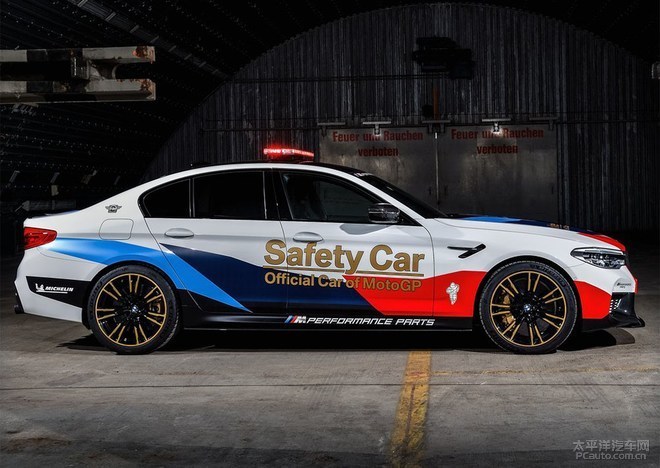 motoGP安全车宝马M5 极速赛场的守护神