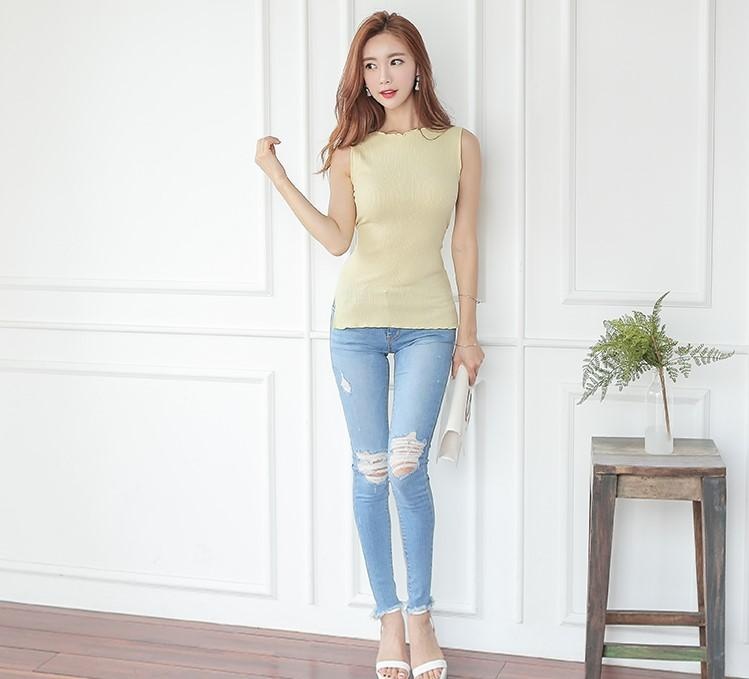 美女个性风格牛仔裤，穿出满屏的潮流时尚美感