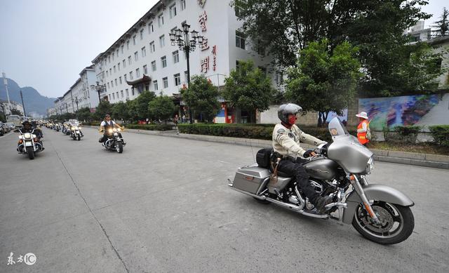 骑摩托车是否应该用后刹?应该什么时候用?