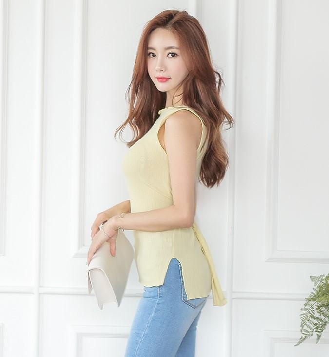 美女个性风格牛仔裤，穿出满屏的潮流时尚美感