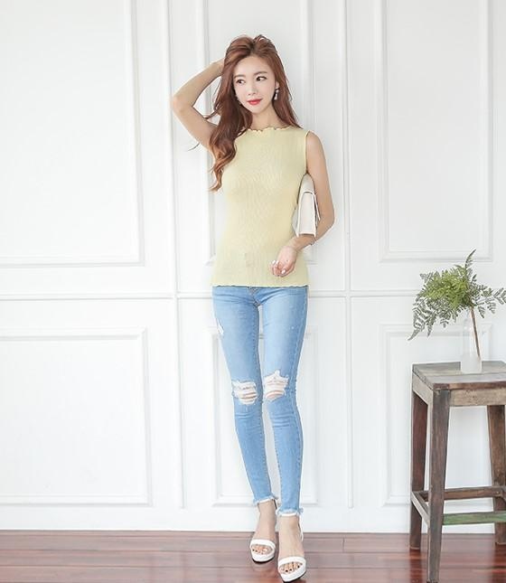 美女个性风格牛仔裤，穿出满屏的潮流时尚美感