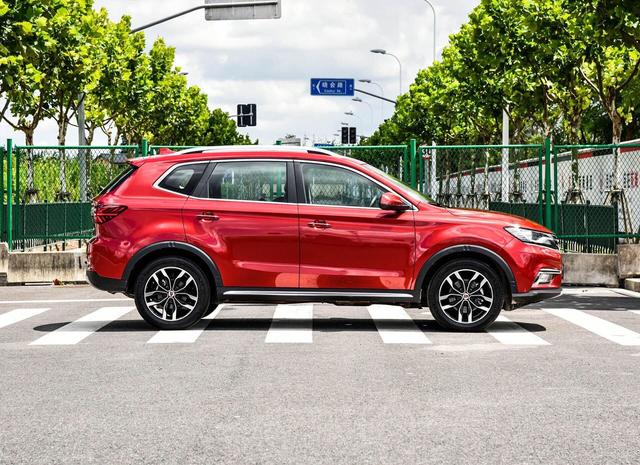 荣威把这款车定位10万起!不用说已经凉了,一手好牌打不赢!