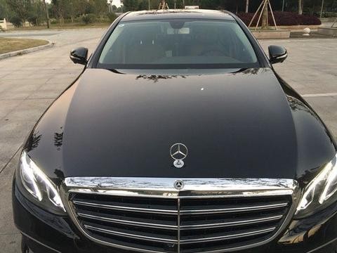 花54万买辆奔驰E300L，内饰奔驰称第二：宝马、奥迪谁敢称第一