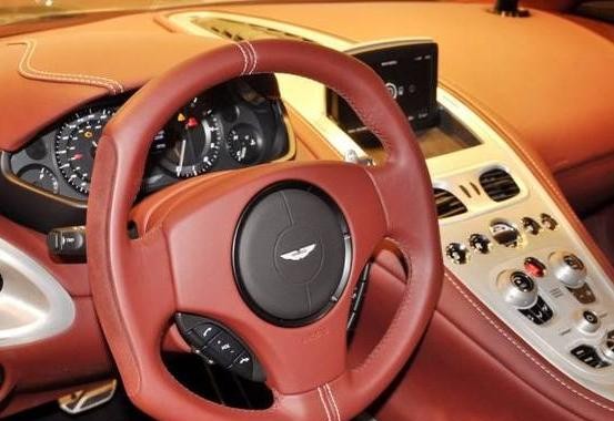 看到这车，以为是蒙迪欧新款，看内饰才知道这车能买200辆蒙迪欧