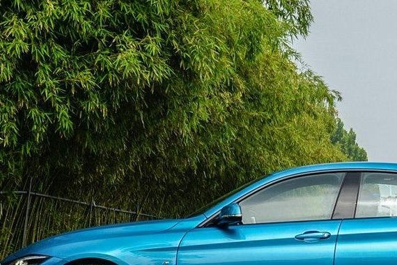 开黑的宝马4系车，超高颜值轿跑！实用满分价格却是差评！