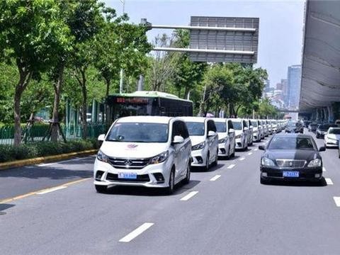 “国宾车”上汽大通G10如何做到豪华的的配置，卖亲民的价格？