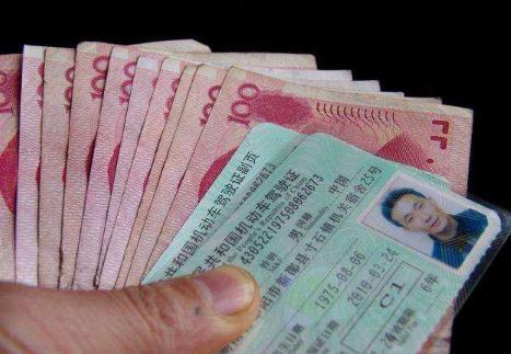 11月1日起,汽车年检费用将翻一倍,年检的重点