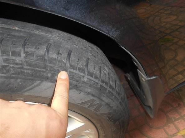 轮胎出现这四个征兆说明快要爆胎了，赶紧换新的，别等出事才后悔