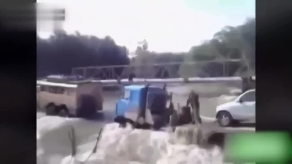 请收下我的膝盖~卡车老司机，倒车入库那技术32个赞