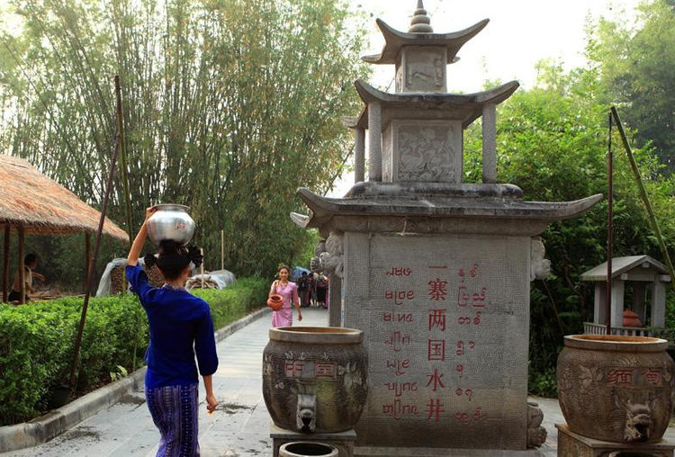 中国最特殊的国界线，两国人共同生活在一个村子里