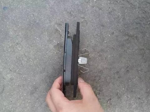 【警示】刹车片何时换？通过这些细节就能判断！