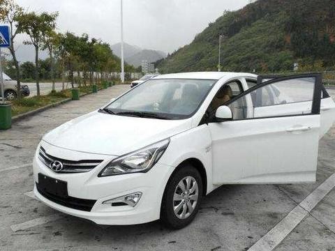 这货小巧精致, 操控好油耗低, 保养还便宜, 卖6万的家轿!