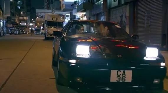 香港警察有钱任性，《反黑》山鸡哥竟开着丰田Supra改装车上班！