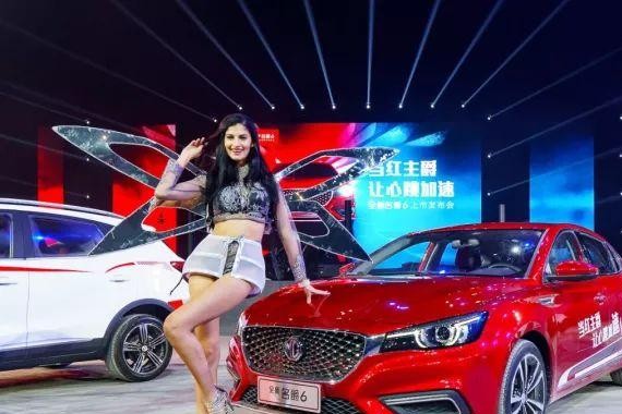 仅售9.68万元起，这车上市让我为思域、昂克赛拉深深捏了把汗！